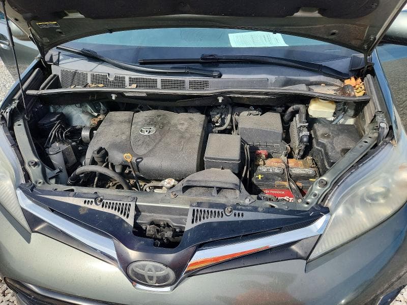 2018 TOYOTA SIENNA LE 12