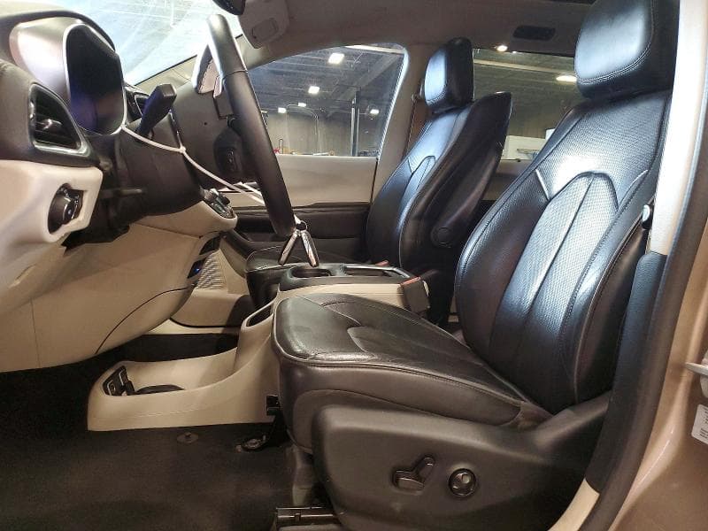2017 CHRYSLER PACIFICA LIMITED 7