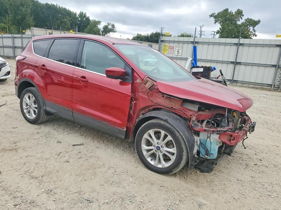 2017 FORD ESCAPE SE 4