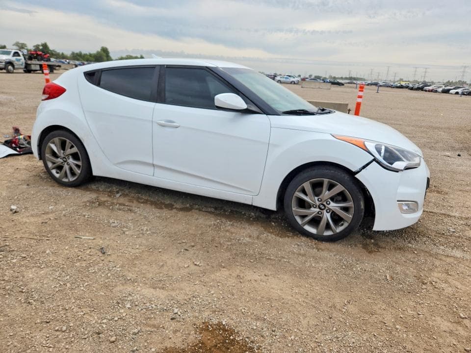 2017 HYUNDAI VELOSTER BASE 4