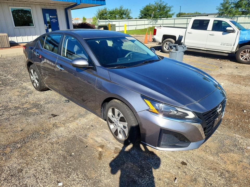 2023 NISSAN ALTIMA S 4
