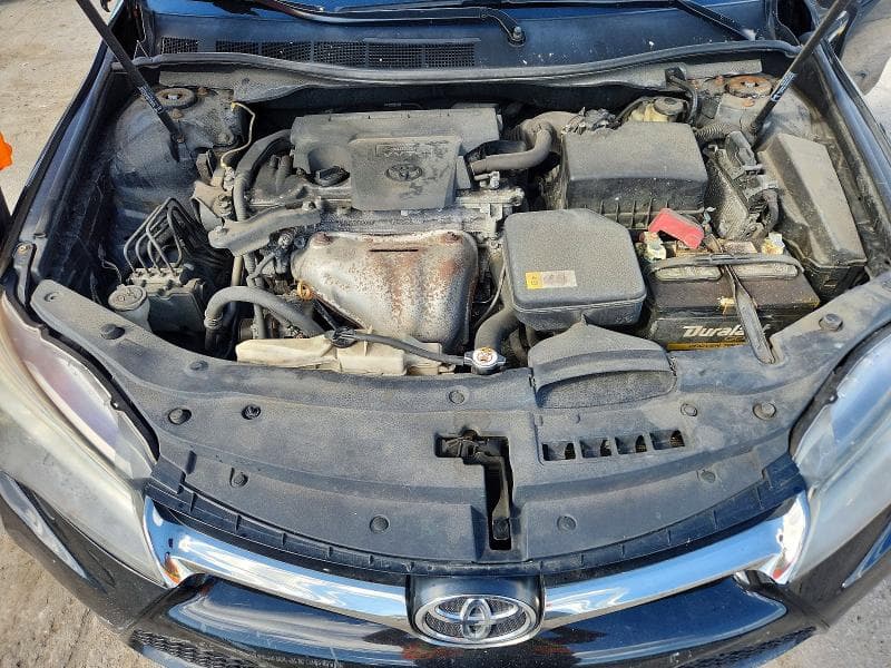 2017 TOYOTA CAMRY SE 11
