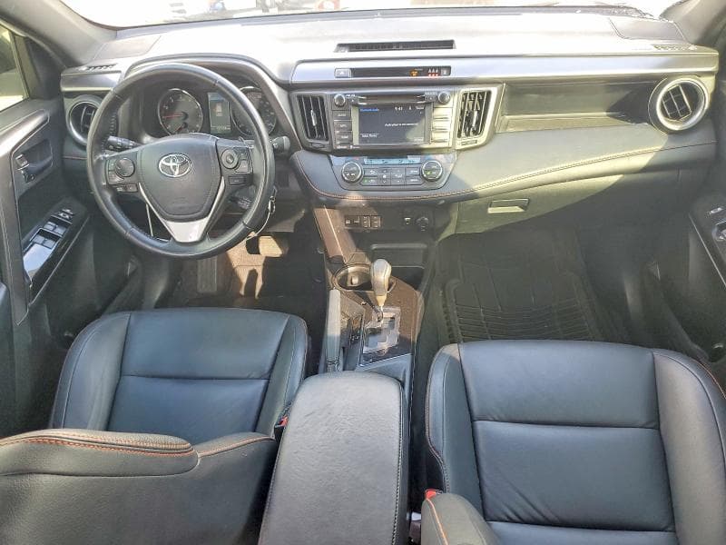 2017 TOYOTA RAV4 SE 8