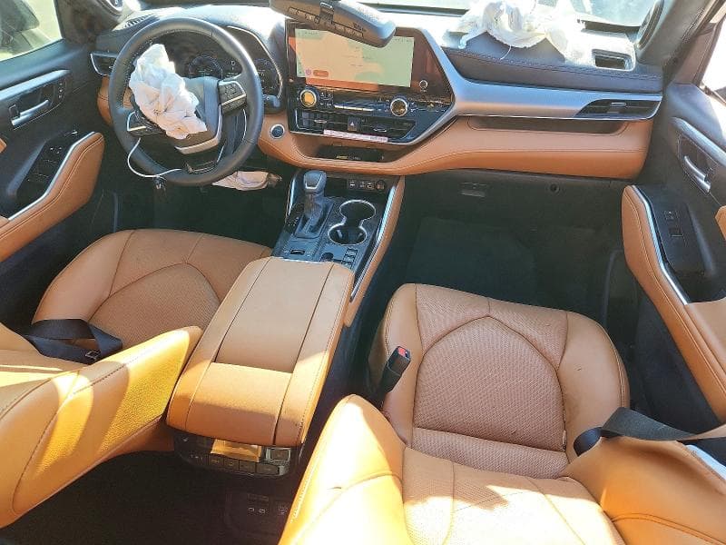 2025 TOYOTA HIGHLANDER HYBRID PLATINUM 8