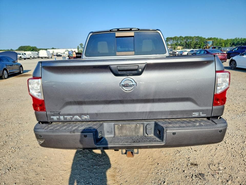 2017 NISSAN TITAN SL 6