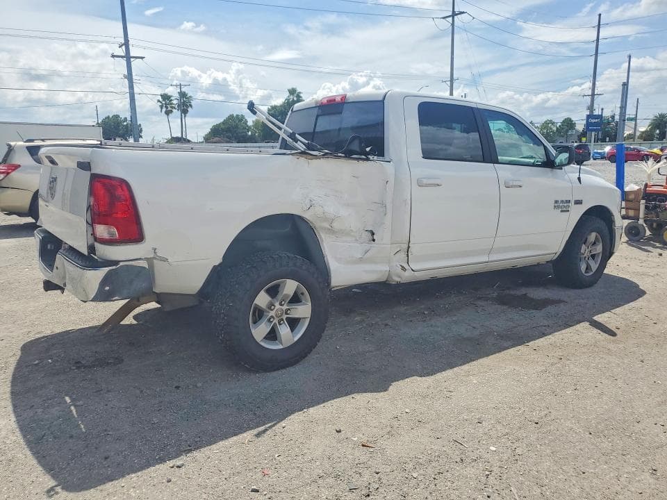 2019 RAM 1500 CLASSIC SLT 3