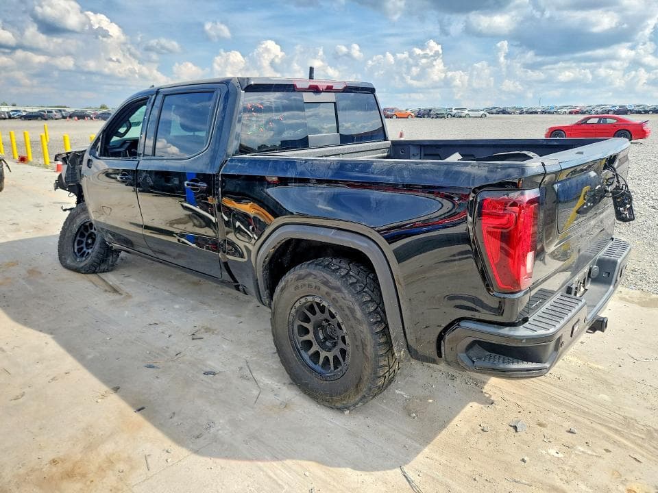 2023 GMC SIERRA K1500 AT4X 2
