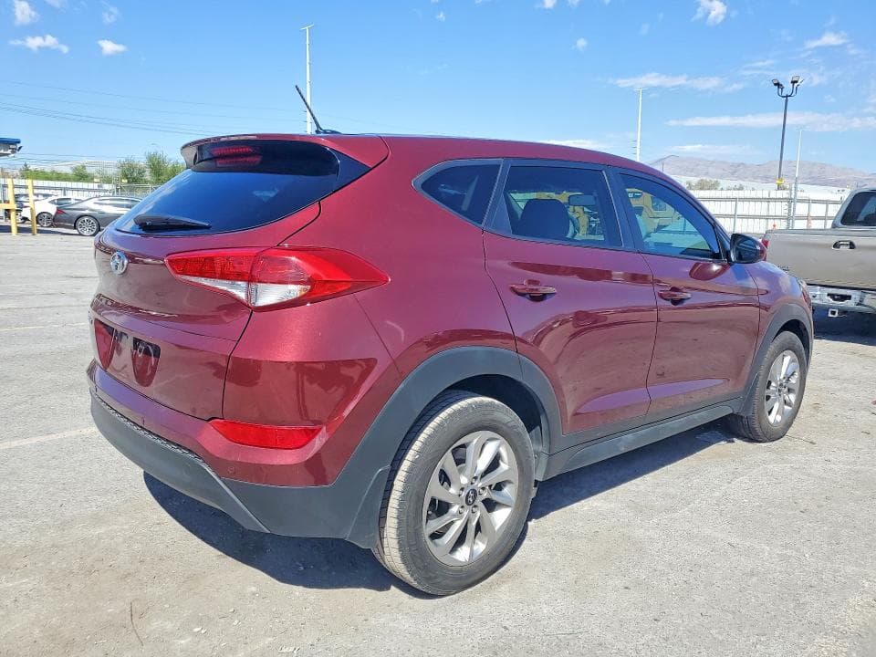 2017 HYUNDAI TUCSON SE 3