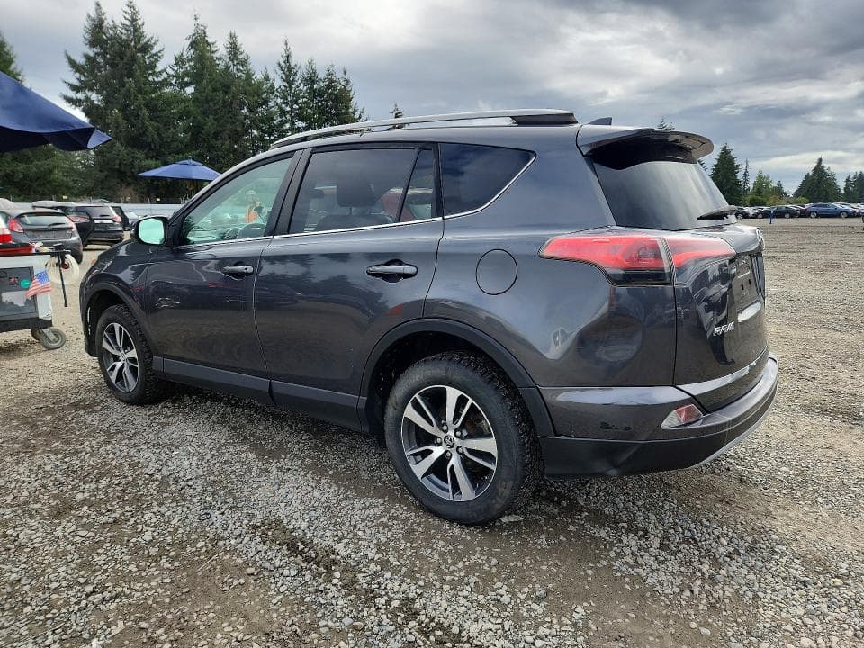2018 TOYOTA RAV4 XLE 2
