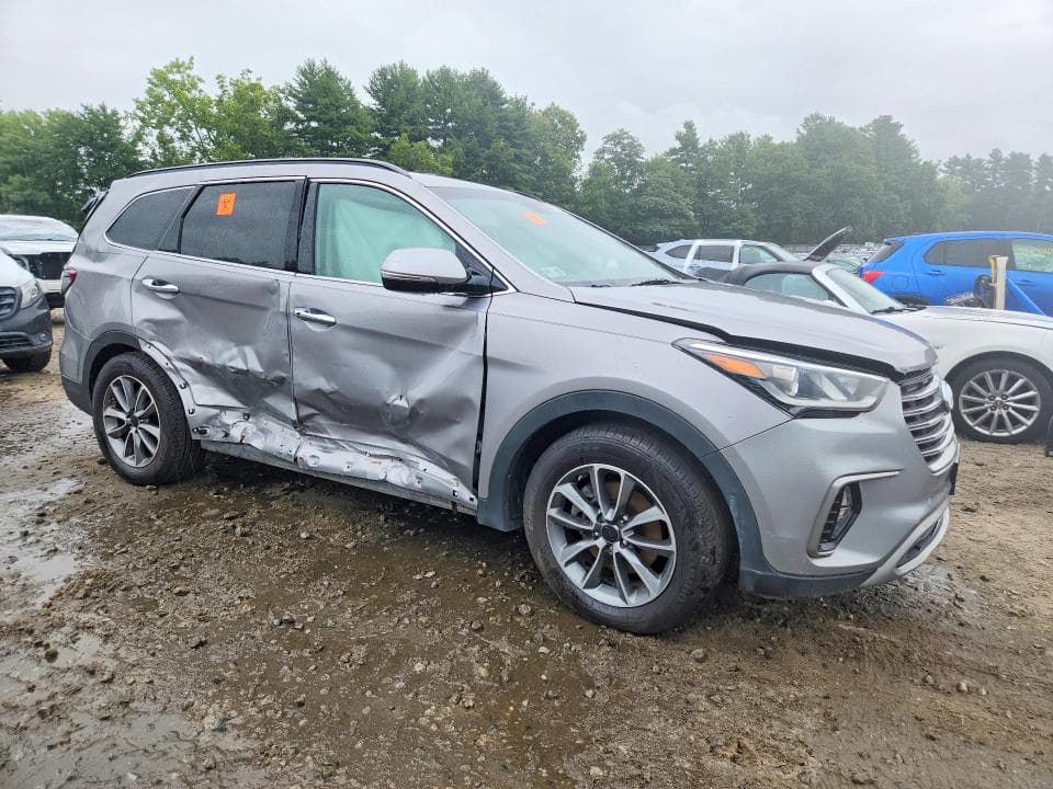 2017 HYUNDAI SANTA FE SE 4