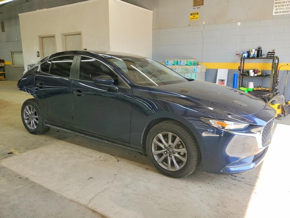 2022 MAZDA 3 4