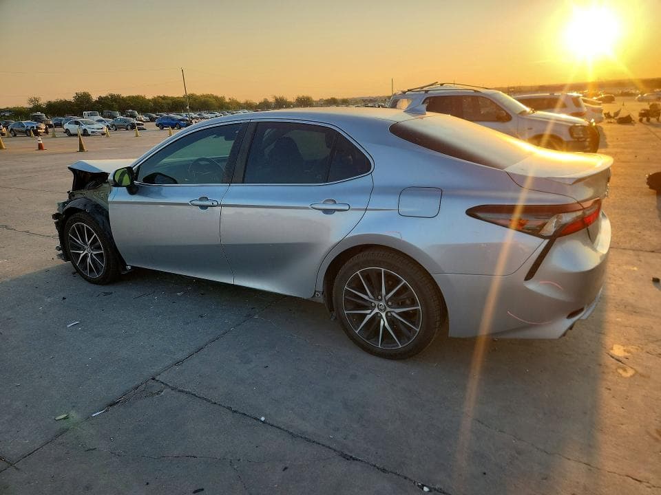 2021 TOYOTA CAMRY SE 2