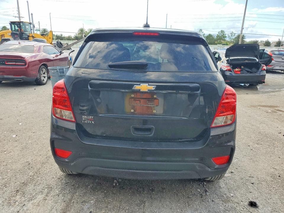 2020 CHEVROLET TRAX LS 6