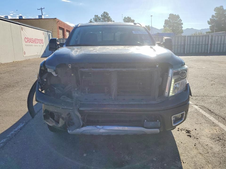 2017 NISSAN TITAN PRO-4X 5