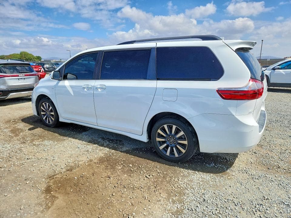 2020 TOYOTA SIENNA E GRADE 2
