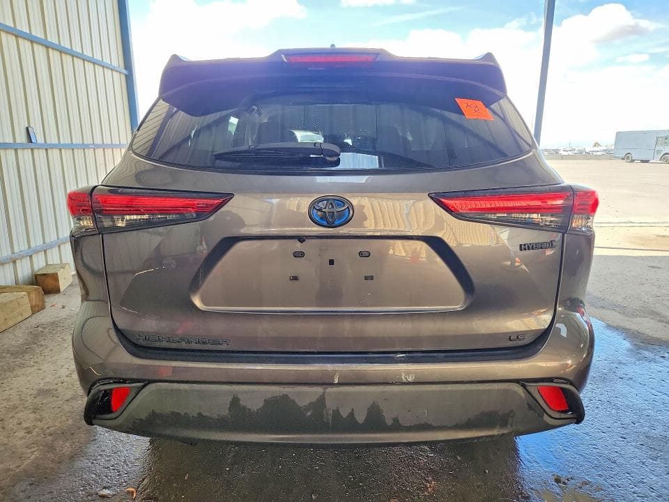 2022 TOYOTA HIGHLANDER HYBRID LE 6