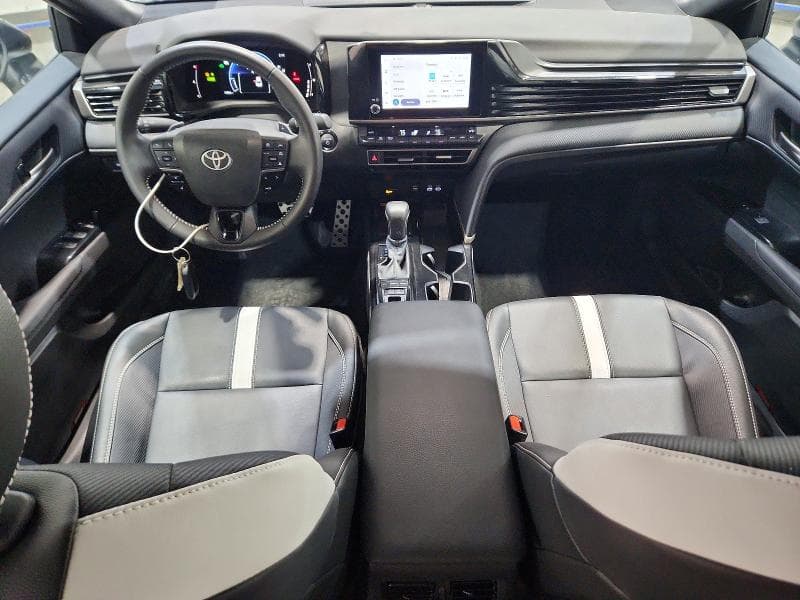 2026 TOYOTA CAMRY SE 8