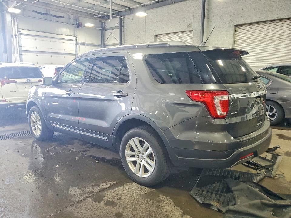 2019 FORD EXPLORER XLT 2