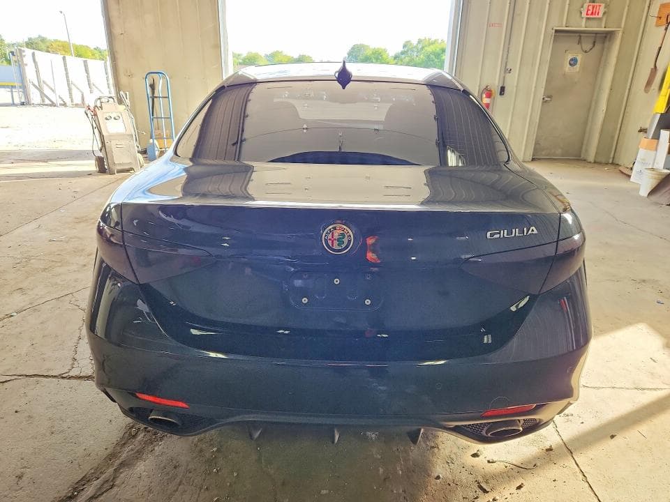 2018 ALFA ROMEO GIULIA TI 6