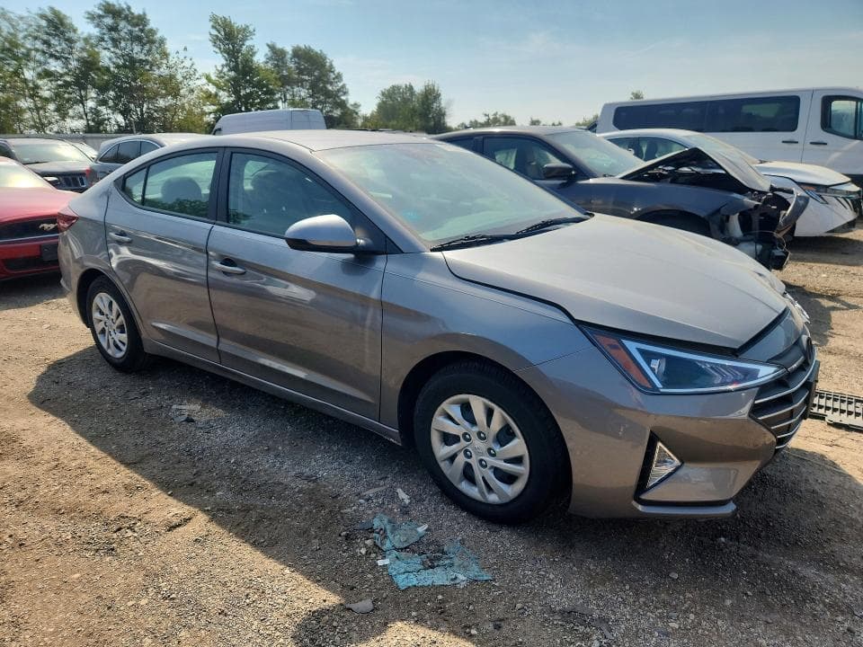 2020 HYUNDAI ELANTRA SE 4