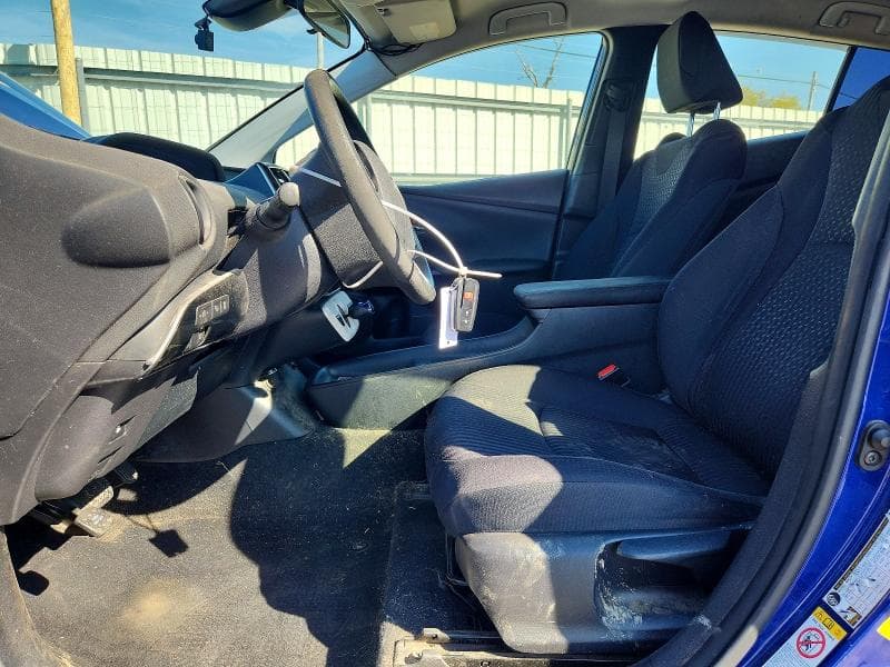 2017 TOYOTA PRIUS TWO 7