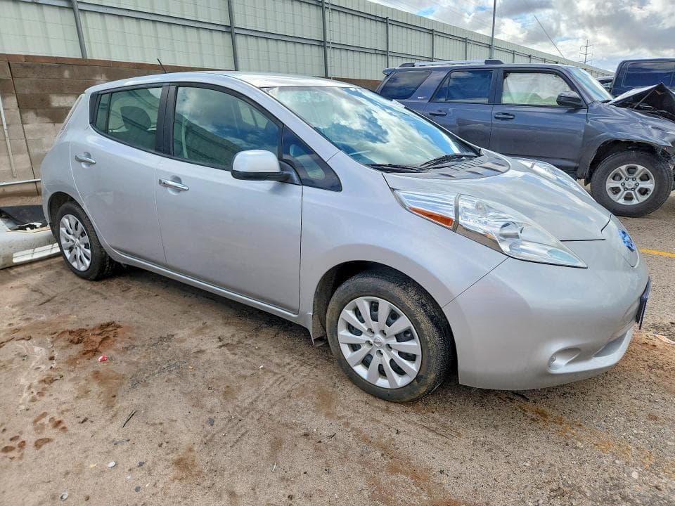 2017 NISSAN LEAF S 4