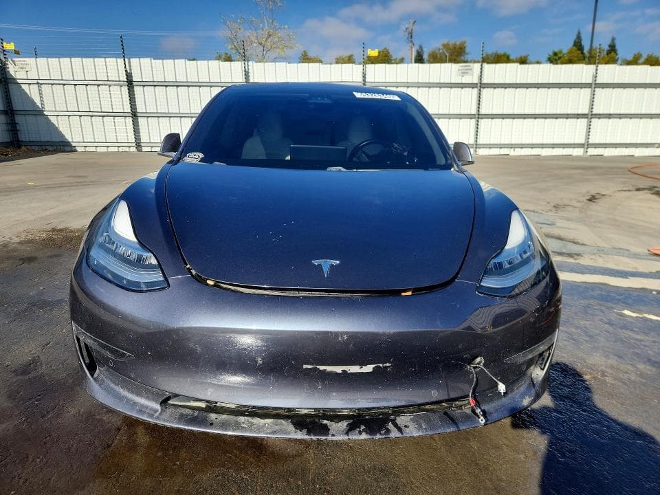 2018 TESLA MODEL 3 5