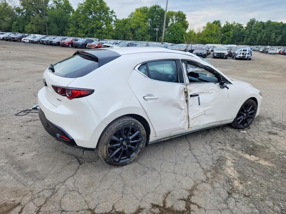 2023 MAZDA 3 PREMIUM 3