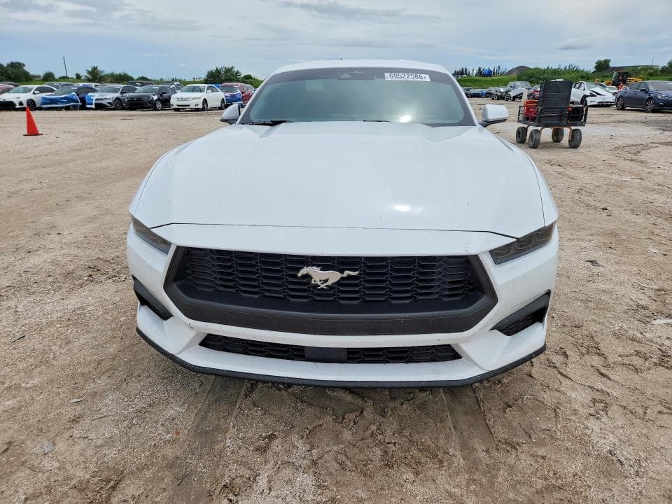 2026 FORD MUSTANG 5