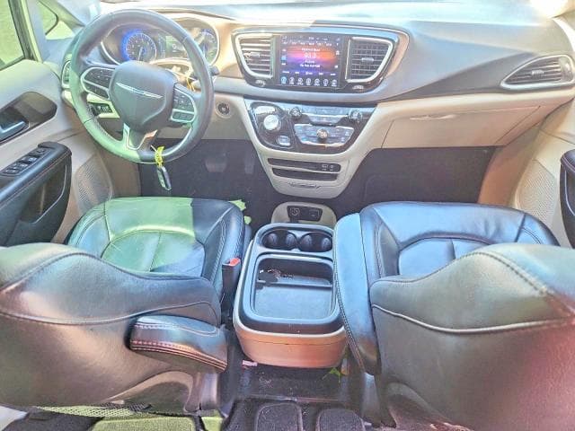 2017 CHRYSLER PACIFICA TOURING L 8