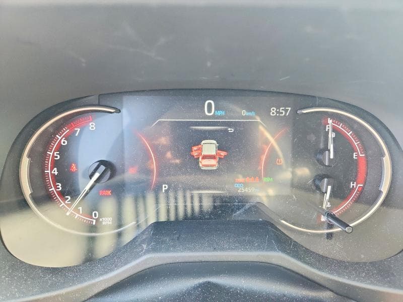 2025 TOYOTA RAV4 XLE 9