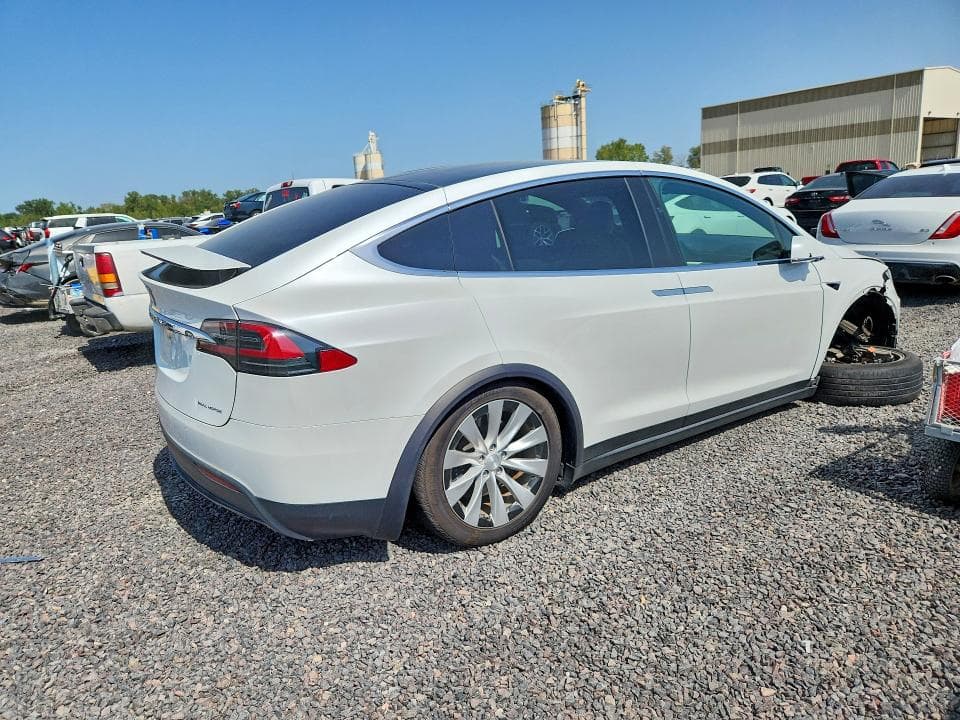 2020 TESLA MODEL X 3
