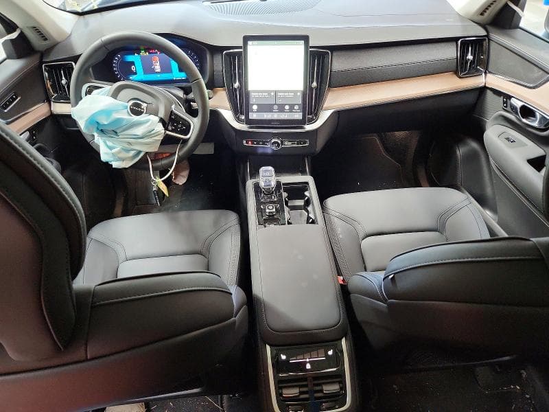 2026 VOLVO XC90 PLUS 8