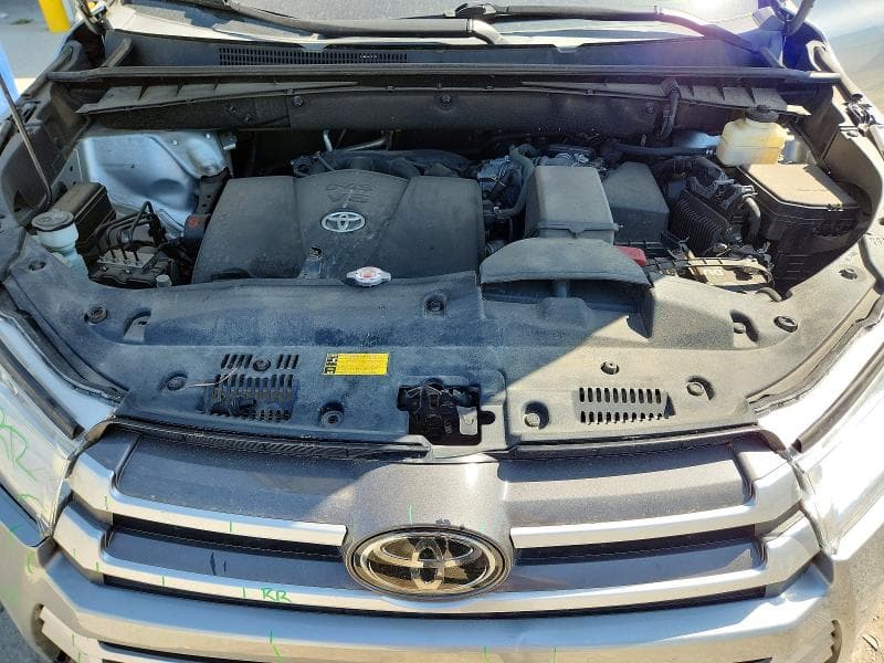 2018 TOYOTA HIGHLANDER XLE 12