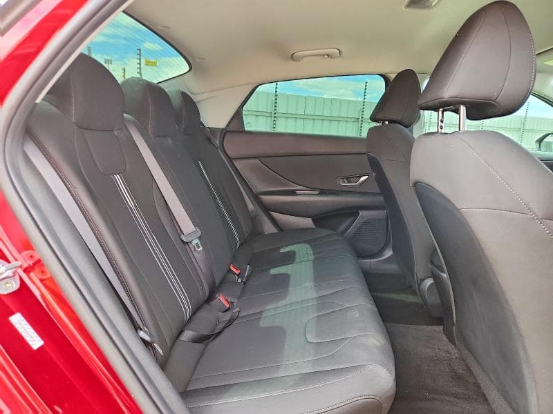 2022 HYUNDAI ELANTRA SEL 10