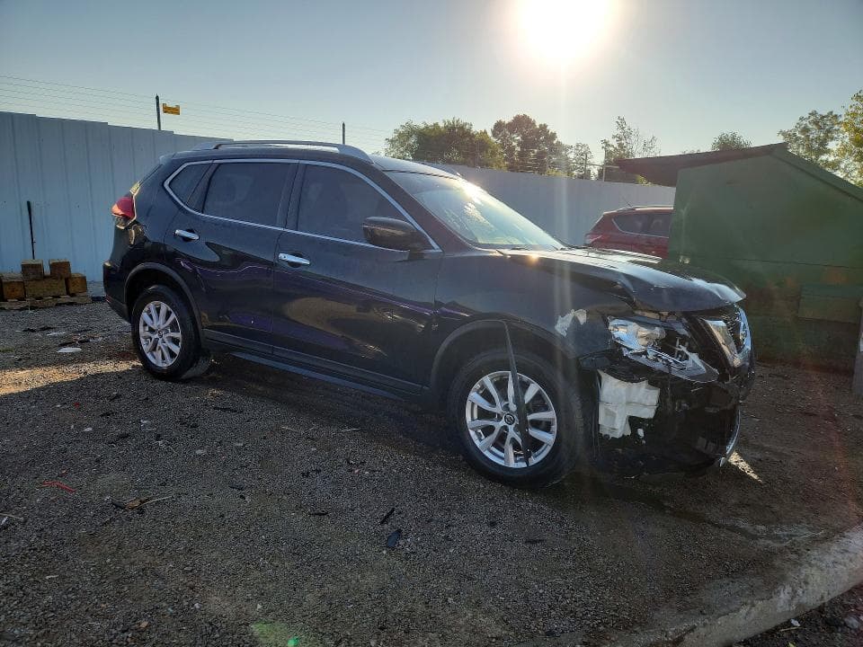 2017 NISSAN ROGUE SV 4