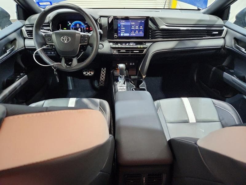 2026 TOYOTA CAMRY SE 8