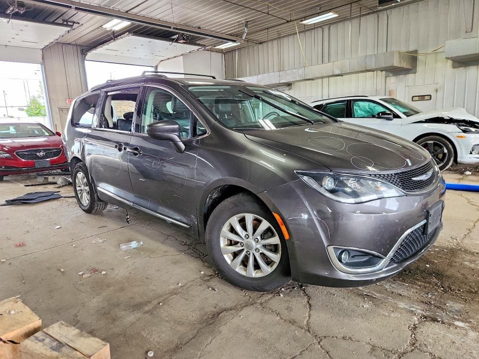 2018 CHRYSLER PACIFICA TOURING L PLUS 4