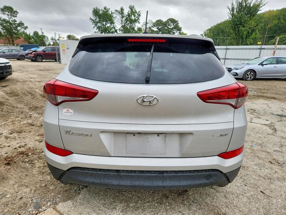 2017 HYUNDAI TUCSON SE 6