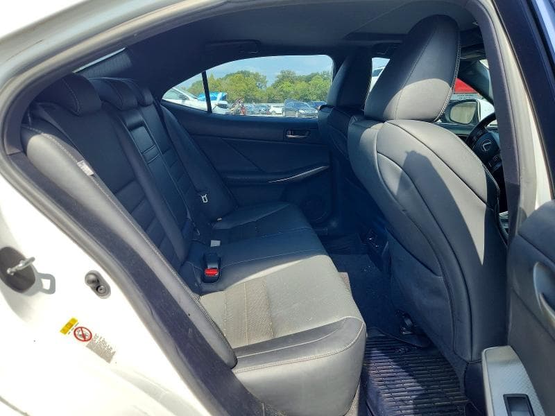 2018 LEXUS IS 300 10