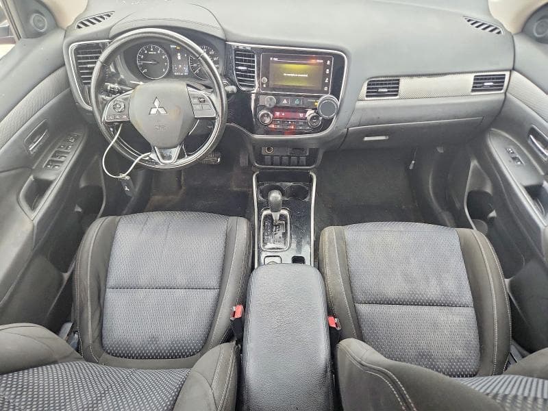 2018 MITSUBISHI OUTLANDER SE 8
