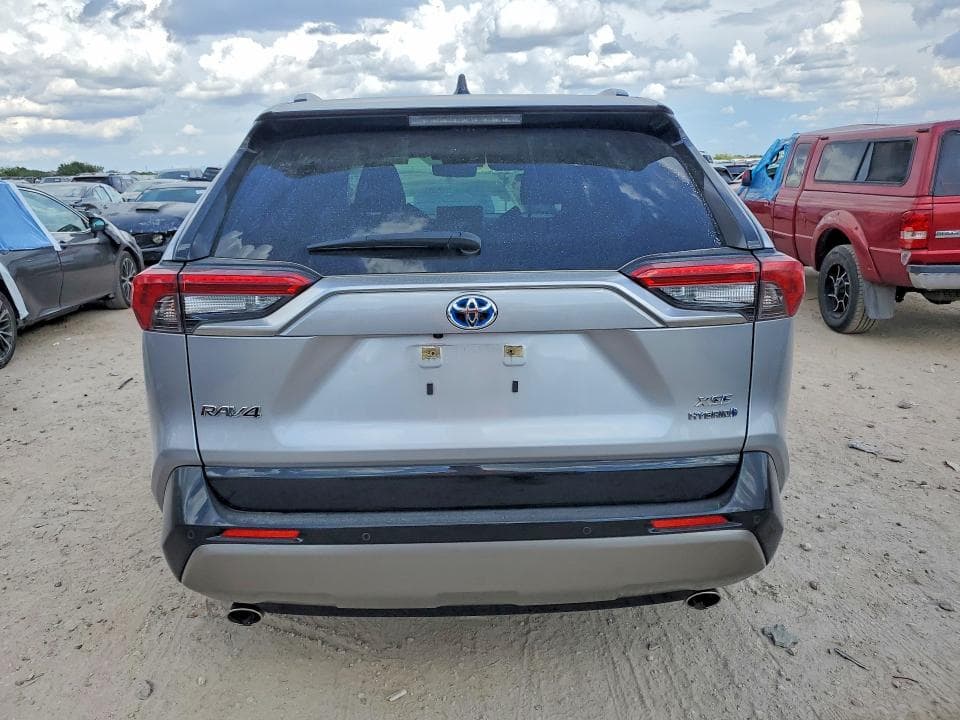 2022 TOYOTA RAV4 XSE 6