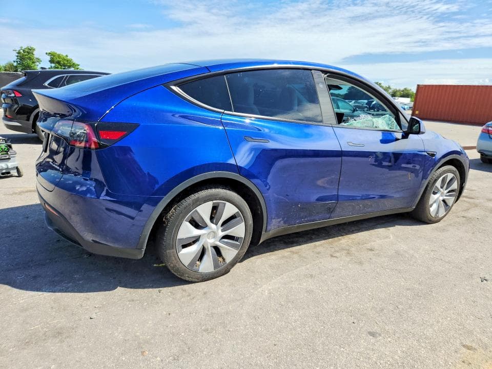 2024 TESLA MODEL Y 3