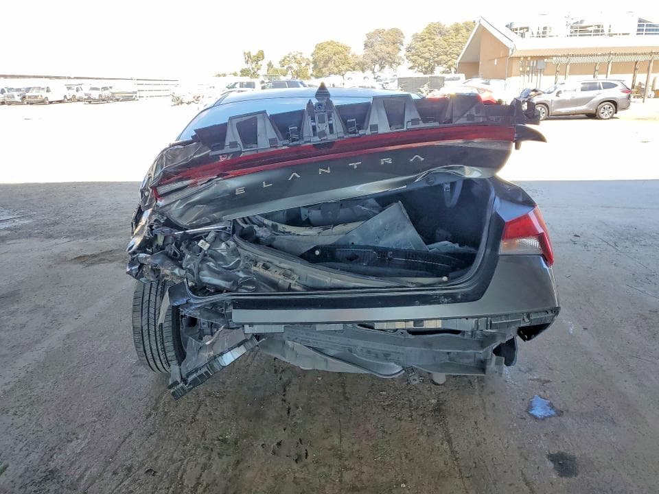 2024 HYUNDAI ELANTRA SEL 6