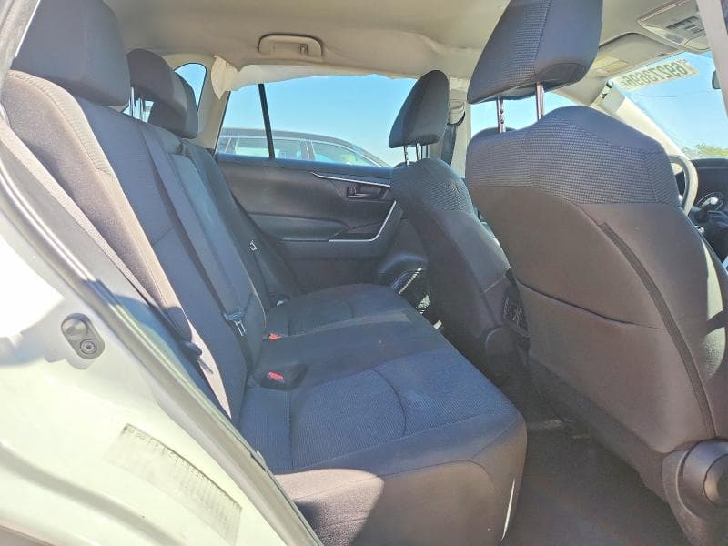 2022 TOYOTA RAV4 LE 11