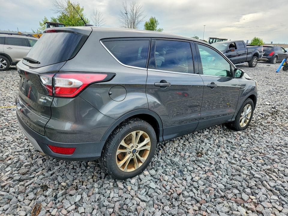 2017 FORD ESCAPE SE 3