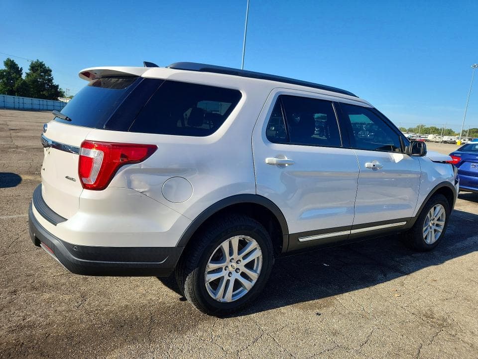 2019 FORD EXPLORER XLT 3