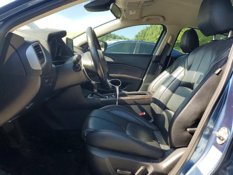 2018 MAZDA 3 TOURING 7