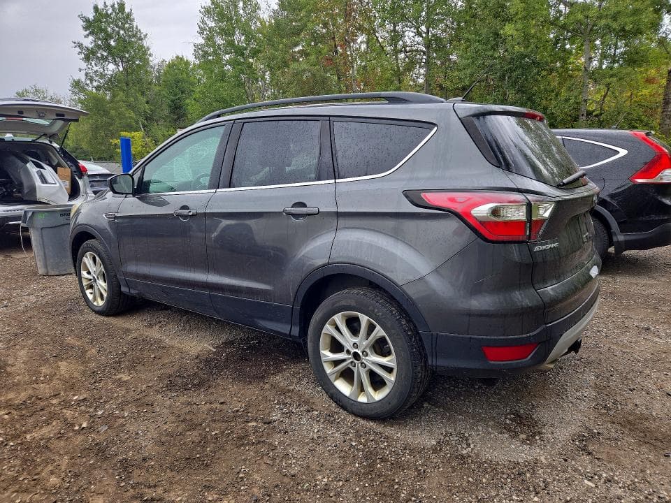 2017 FORD ESCAPE SE 2