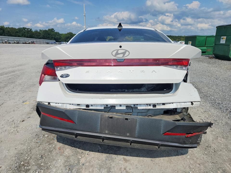 2024 HYUNDAI ELANTRA SE 6